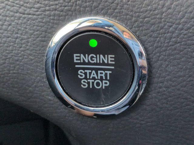 Used 2019 Ford Edge Titanium w/ Equipment Group 301A AWD/4WD image 29