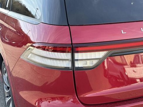 New 2026 Lincoln Aviator 2WD w/ Jet Appearance Package image 11