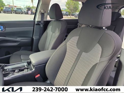 New 2026 Kia Sorento LX FWD image 16