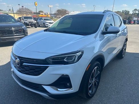Used 2022 Buick Encore GX Essence image 3