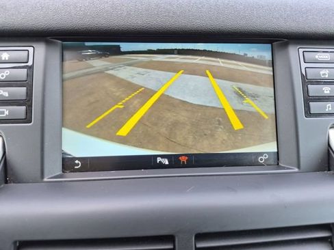 Used 2017 Land Rover Discovery Sport SE AWD/4WD image 14