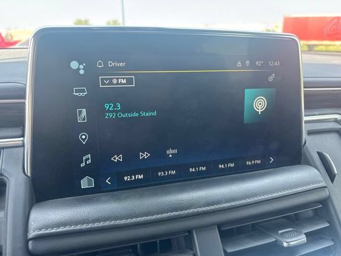 Used 2022 Chevrolet Suburban LT AWD/4WD image 15
