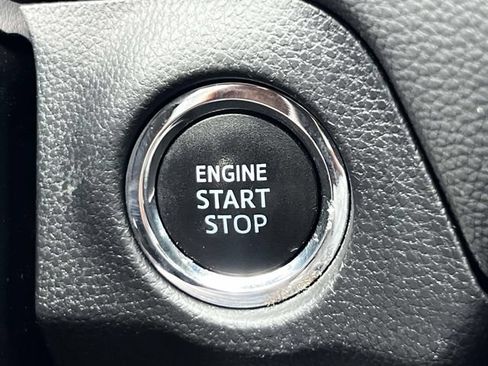 Used 2021 Toyota RAV4 XLE w/ Convenience Package AWD/4WD image 29