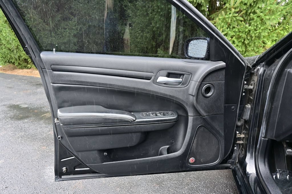 Used 2015 Chrysler 300 S w/ 300S Premium Group AWD/4WD image 9