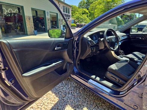 Used 2013 Honda Accord Sport image 16