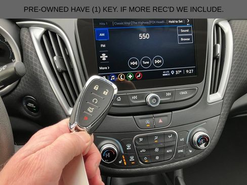 Used 2025 Chevrolet Malibu LT FWD image 3
