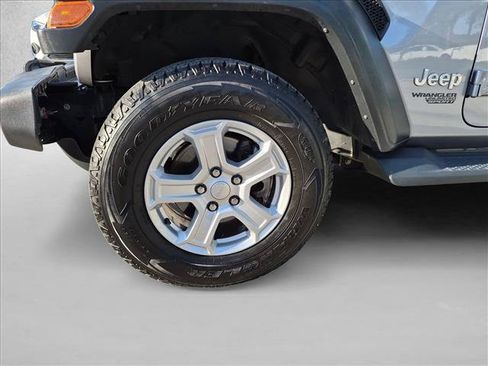 Used 2018 Jeep Wrangler Unlimited Sport S AWD/4WD image 23