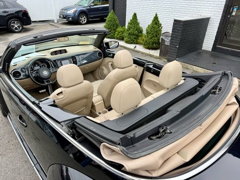 Used 2014 Volkswagen Beetle R-Line image 15