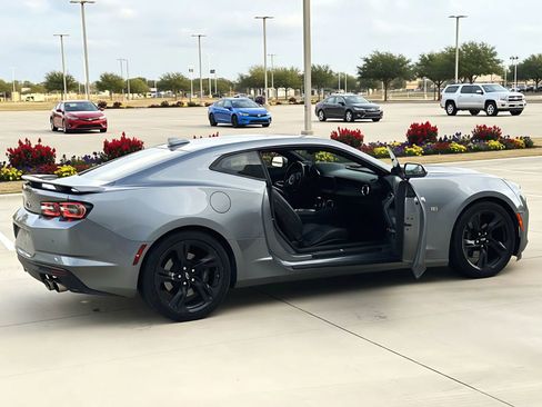 Used 2021 Chevrolet Camaro SS image 8