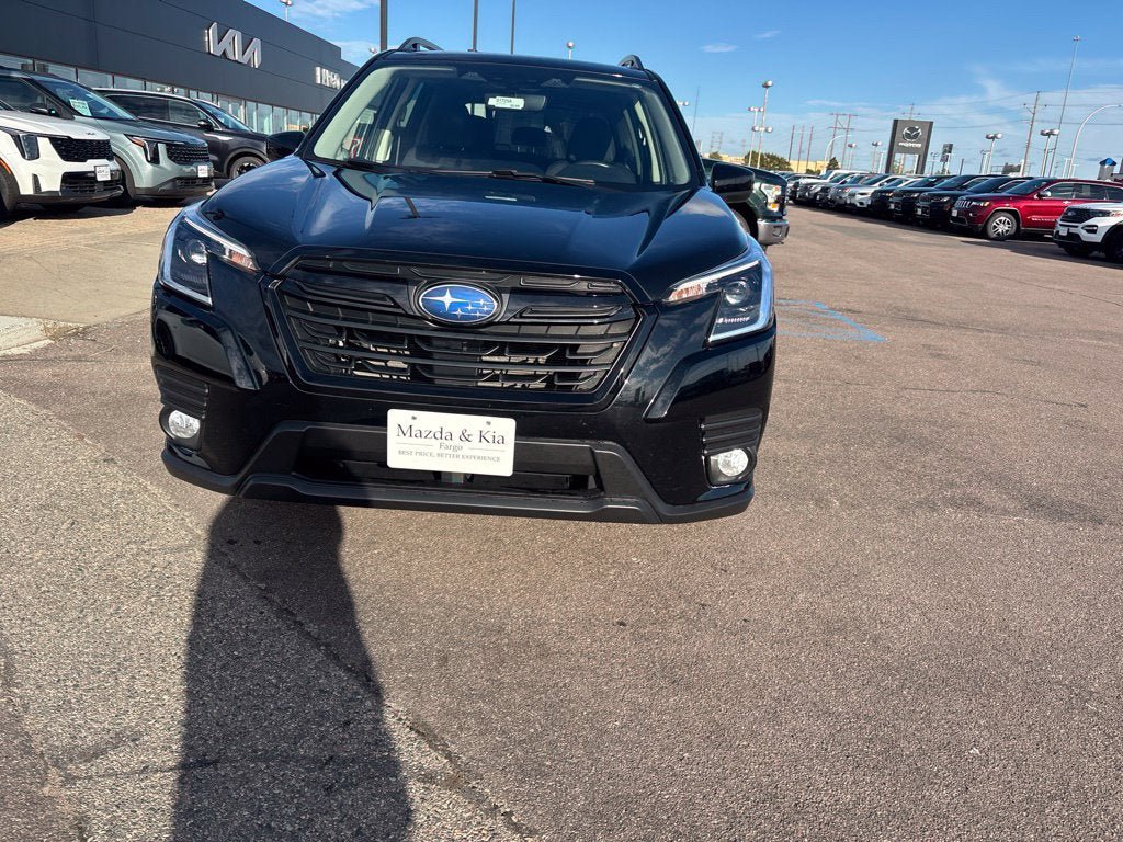 Used 2022 Subaru Forester Premium AWD/4WD image 2