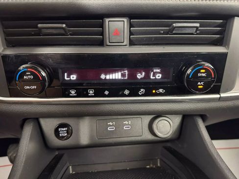 Used 2024 Nissan Rogue SV AWD/4WD image 21