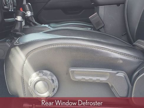 Used 2022 Jeep Wrangler Unlimited Sahara AWD/4WD image 9