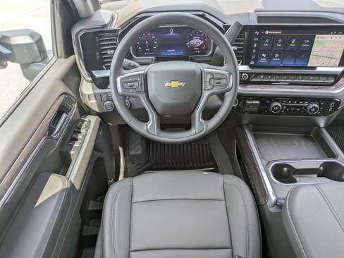 New 2026 Chevrolet Silverado 2500 LTZ w/ LTZ Convenience Package AWD/4WD image 4