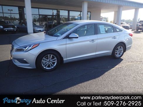 Used 2015 Hyundai Sonata SE FWD image 1