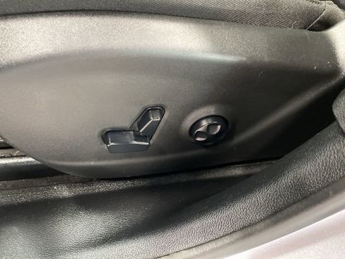 Used 2020 Jeep Cherokee Trailhawk w/ Comfort & Convenience Group image 16