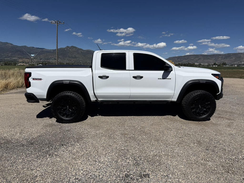 Used 2024 Chevrolet Colorado Trail Boss w/ Technology Package AWD/4WD image 8