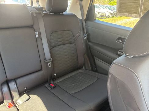 Used 2025 Nissan Pathfinder SV image 40