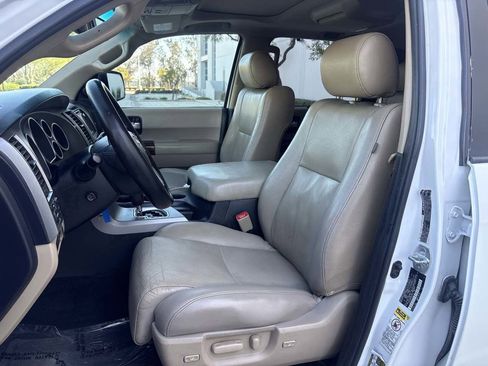 Used 2015 Toyota Sequoia Platinum RWD image 25