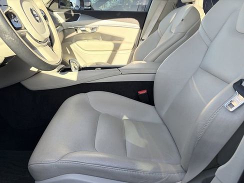 Used 2023 Volvo XC90 B5 Core w/ Protection Package Premier AWD/4WD image 9