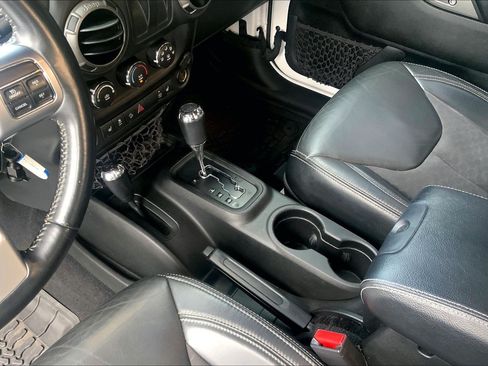 Used 2018 Jeep Wrangler Sport AWD/4WD image 19