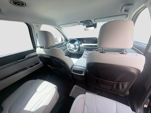 Used 2025 Hyundai Palisade SEL FWD image 29
