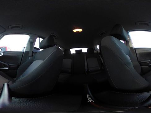 Used 2025 Kia Soul LX w/ LX Technology Package image 40