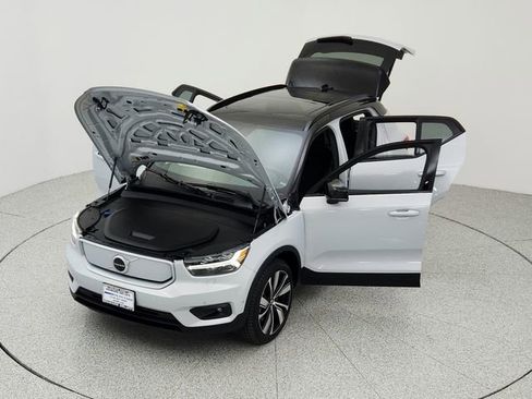 Certified 2022 Volvo XC40 P8 Recharge Plus image 20
