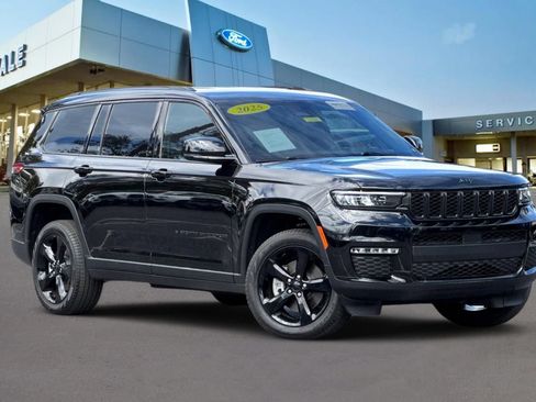Used 2025 Jeep Grand Cherokee L Limited AWD/4WD image 2