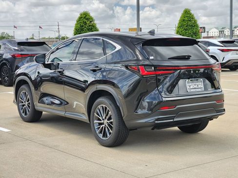 Used 2025 Lexus NX 250 FWD w/ Accessory Package (Z1) image 5