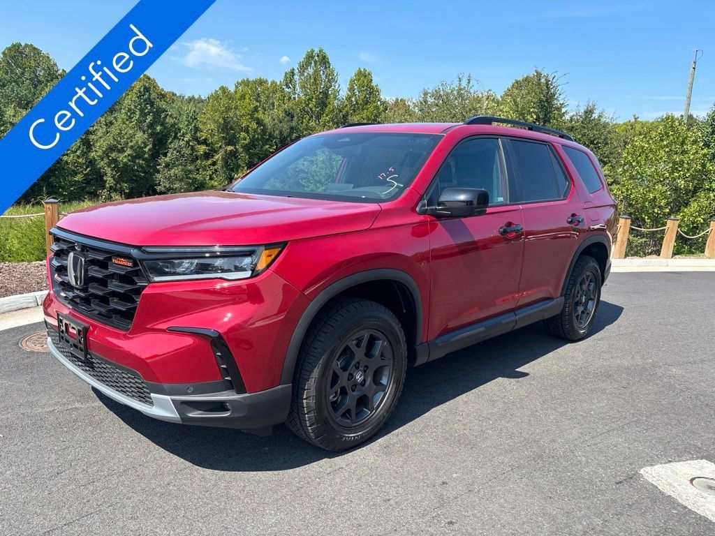 Used 2025 Honda Pilot TrailSport image 1