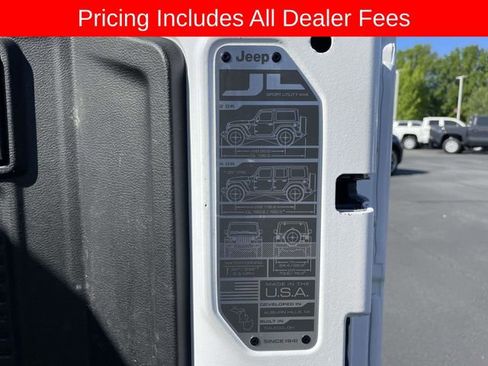 Used 2023 Jeep Wrangler Unlimited Sport AWD/4WD image 15