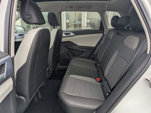 New 2026 Volkswagen Taos SE AWD/4WD image 26