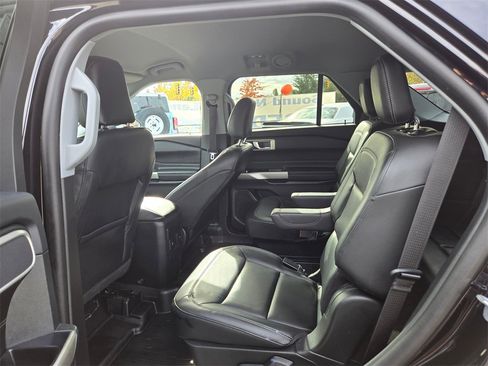 Used 2023 Ford Explorer XLT w/ Equipment Group 202A image 10