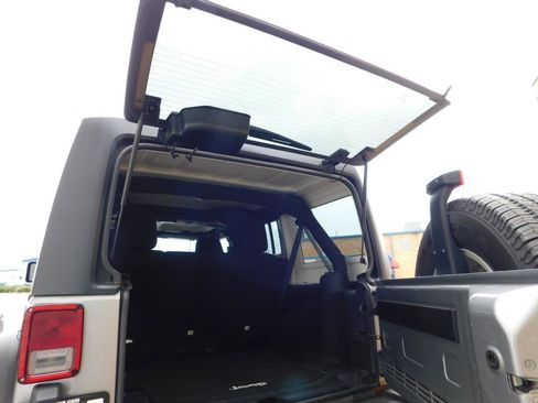 Used 2014 Jeep Wrangler Unlimited Sport w/ Quick Order Package 24S AWD/4WD image 17