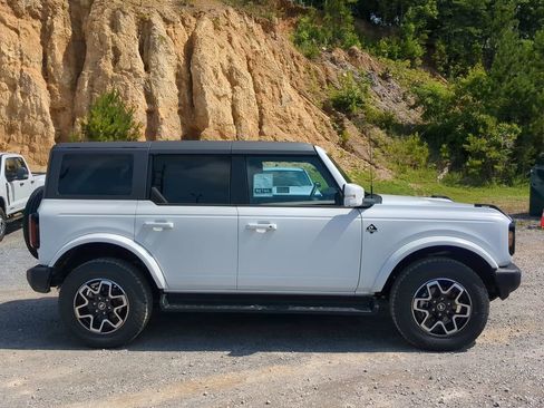 Used 2025 Ford Bronco Outer Banks w/ Matte Film Protection Package image 3