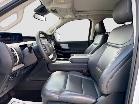 Used 2025 Ford Expedition Max Active AWD/4WD image 27