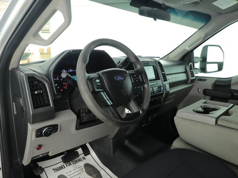 Used 2018 Ford F250 XL w/ Power Equipment Group image 7