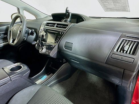 Used 2016 Toyota Prius V Three image 27
