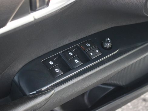 Used 2018 Toyota Camry L image 13