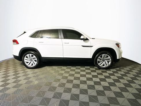 Used 2023 Volkswagen Atlas Cross Sport SE image 9