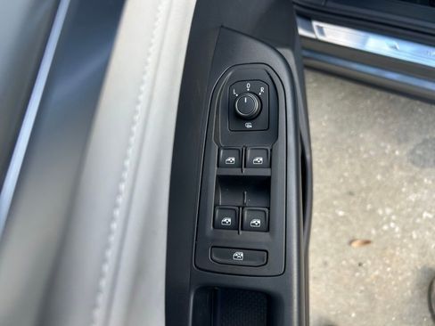 New 2026 Volkswagen Taos SE image 28