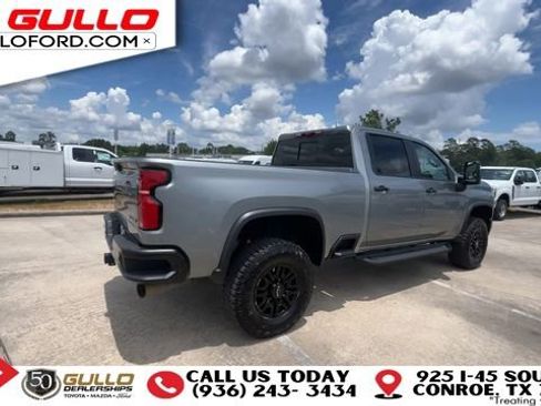 Used 2025 Chevrolet Silverado 2500 ZR2 w/ Technology Package AWD/4WD image 8