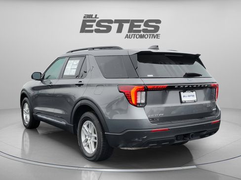Used 2025 Ford Explorer Active image 2
