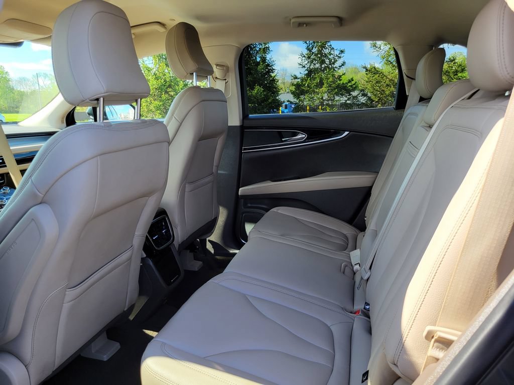 Used 2022 Lincoln Nautilus AWD w/ Premium Package image 22