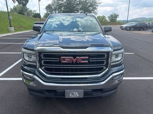 Used 2019 GMC Sierra 1500 SLE w/ SLE Value Package AWD/4WD image 2