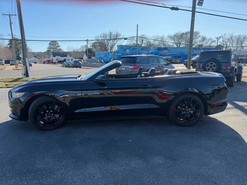 Used 2017 Ford Mustang GT Premium w/ Equipment Group 401A image 10