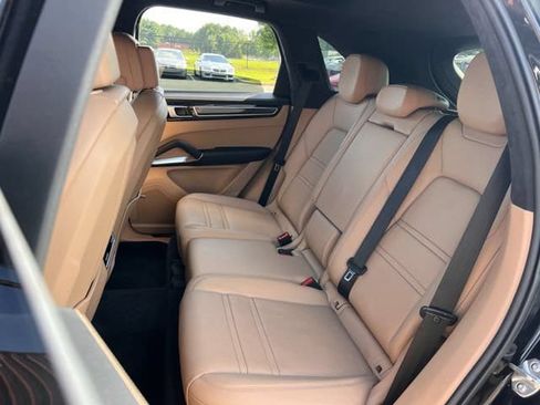 Used 2019 Porsche Cayenne Turbo AWD/4WD image 22