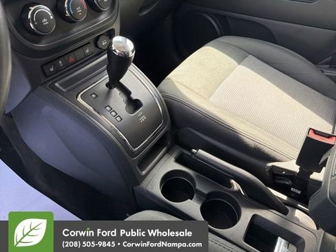 Used 2014 Jeep Patriot Latitude AWD/4WD image 19