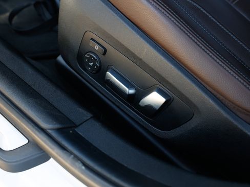 Used 2019 BMW 330i Sedan w/ Premium Package image 53