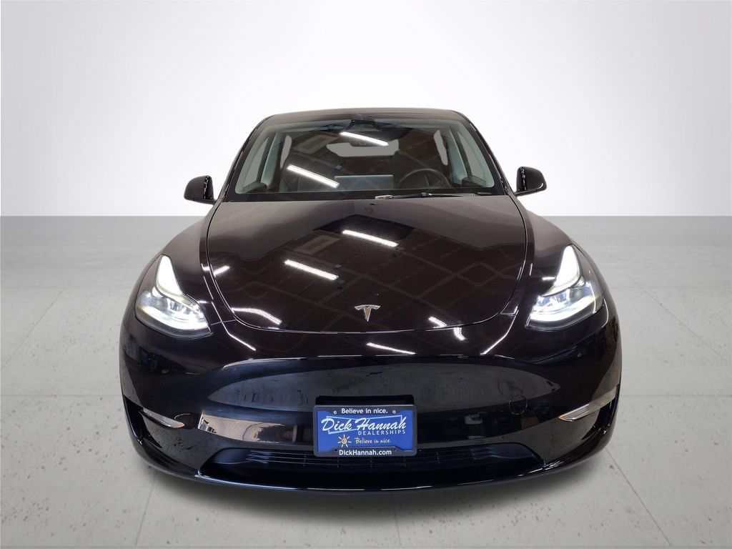 Used 2024 Tesla Model Y Long Range AWD/4WD image 3